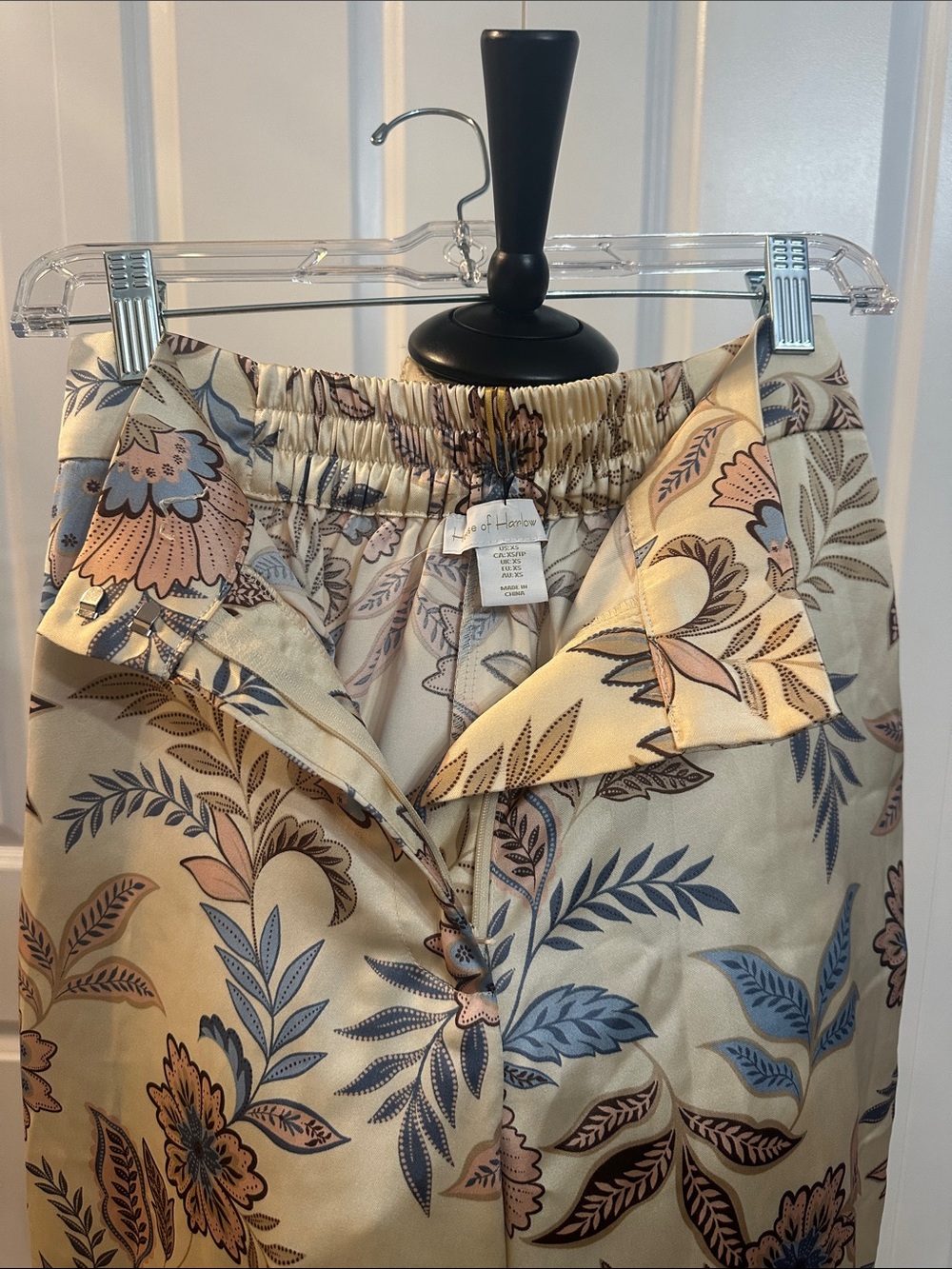 NWT satin pants - Picture 6 of 14